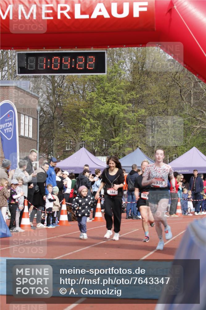 13.04.2025 - Hammer Lauf A. Gomolzig http://msf.ph/oto/7643347 13.04.2025 10:50:22 Ziel 182, 183, 1933, 1936 meine-sportfotos.de
