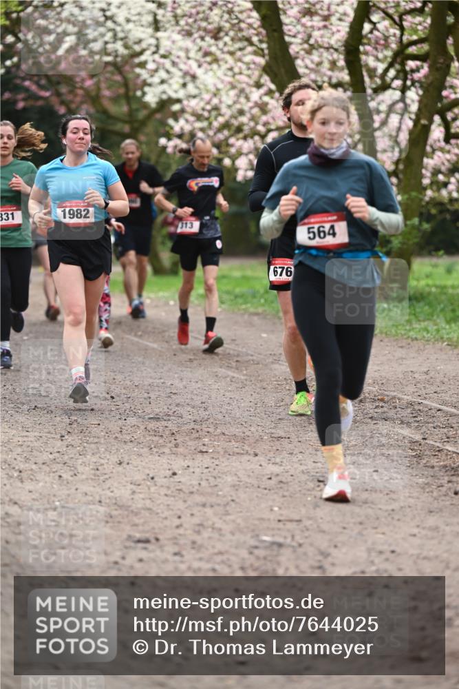 13.04.2025 - Hammer Lauf Dr. Thomas Lammeyer http://msf.ph/oto/7644025 13.04.2025 10:13:30 Laufen 331, 1982, 313, 676, 564 meine-sportfotos.de