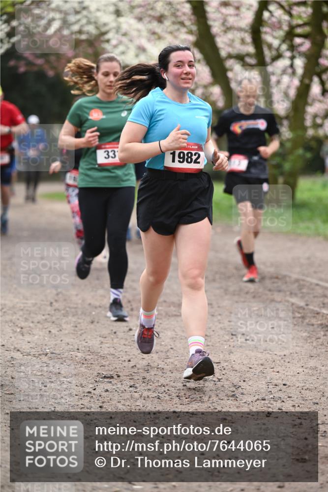 13.04.2025 - Hammer Lauf Dr. Thomas Lammeyer http://msf.ph/oto/7644065 13.04.2025 10:13:32 Laufen 33, 1982 meine-sportfotos.de