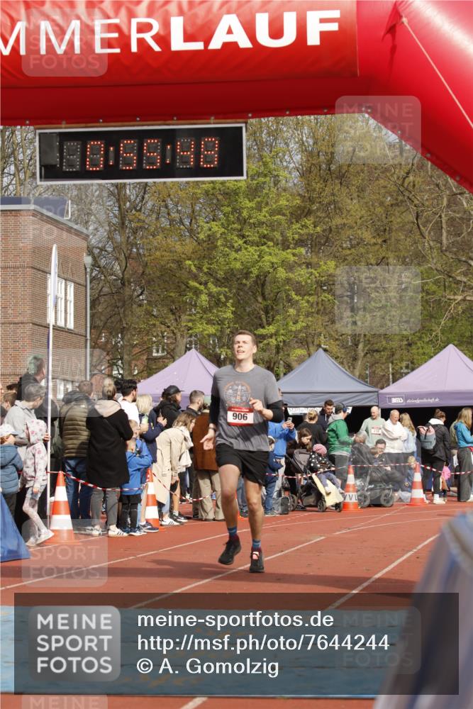 13.04.2025 - Hammer Lauf A. Gomolzig http://msf.ph/oto/7644244 13.04.2025 10:41:47 Ziel 906, 1988 meine-sportfotos.de