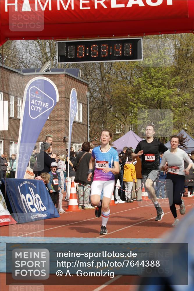 13.04.2025 - Hammer Lauf A. Gomolzig http://msf.ph/oto/7644388 13.04.2025 10:39:40 Ziel 438, 824, 839 meine-sportfotos.de