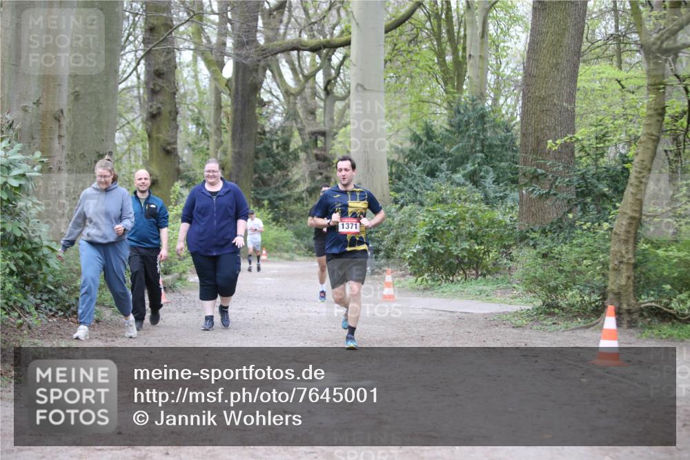 13.04.2025 - Hammer Lauf Jannik Wohlers http://msf.ph/oto/7645001 13.04.2025 11:48:50 Laufen 1371 meine-sportfotos.de