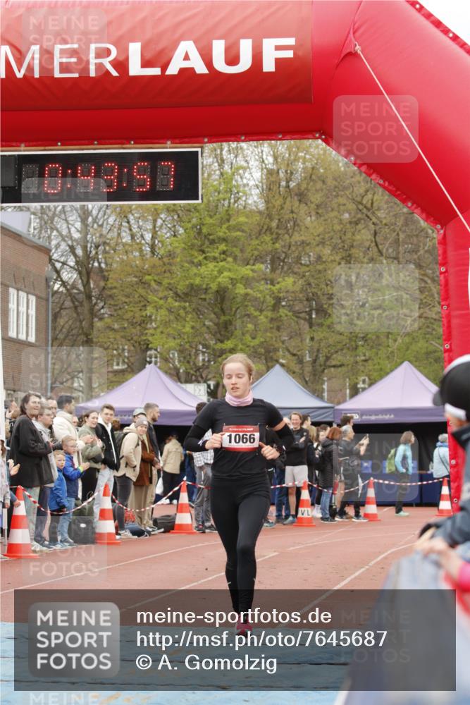 13.04.2025 - Hammer Lauf A. Gomolzig http://msf.ph/oto/7645687 13.04.2025 10:29:57 Ziel 390, 1066 meine-sportfotos.de