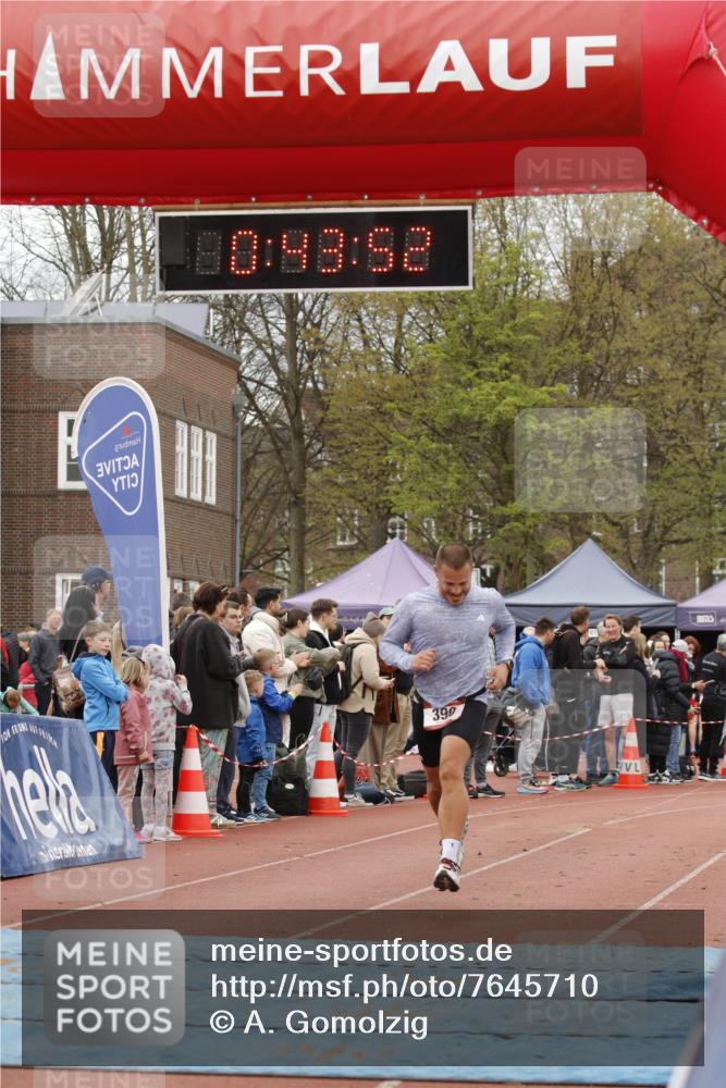 13.04.2025 - Hammer Lauf A. Gomolzig http://msf.ph/oto/7645710 13.04.2025 10:29:51 Ziel 390, 1066 meine-sportfotos.de