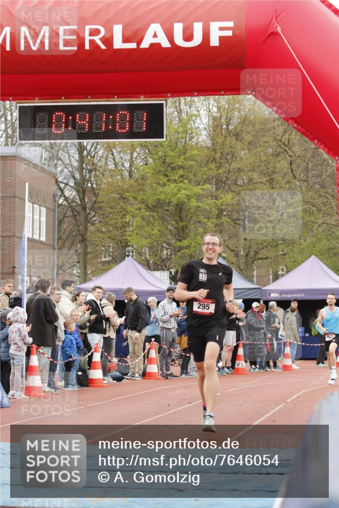 13.04.2025 - Hammer Lauf A. Gomolzig http://msf.ph/oto/7646054 13.04.2025 10:27:00 Ziel 295, 1031 meine-sportfotos.de