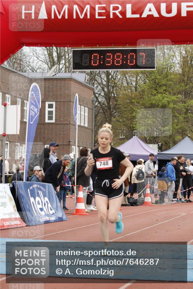 13.04.2025 - Hammer Lauf A. Gomolzig http://msf.ph/oto/7646287 13.04.2025 10:24:06 Ziel 748, 749 meine-sportfotos.de
