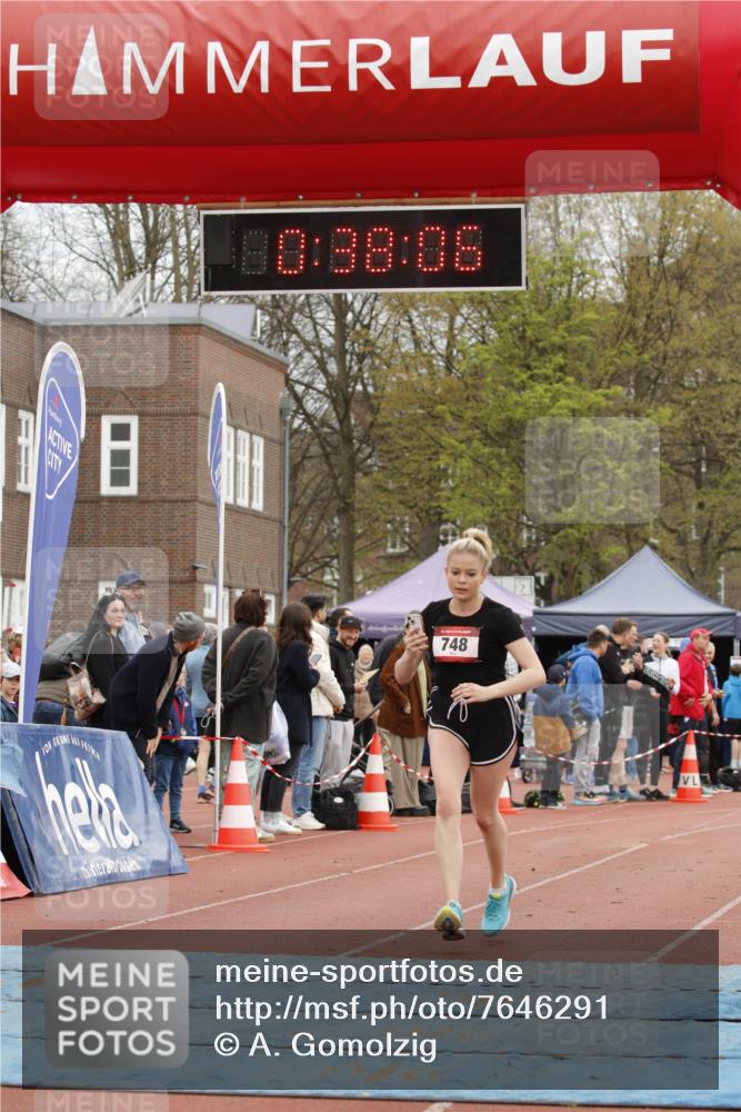 13.04.2025 - Hammer Lauf A. Gomolzig http://msf.ph/oto/7646291 13.04.2025 10:24:05 Ziel 748, 749 meine-sportfotos.de