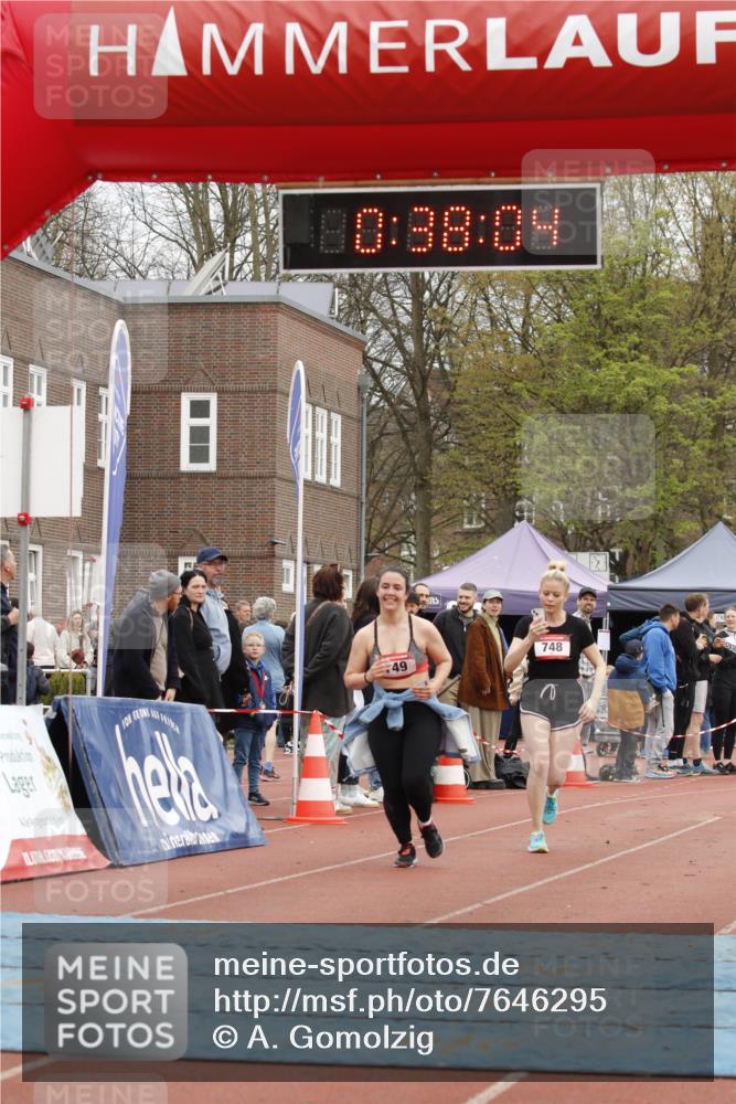 13.04.2025 - Hammer Lauf A. Gomolzig http://msf.ph/oto/7646295 13.04.2025 10:24:03 Ziel 748, 749 meine-sportfotos.de