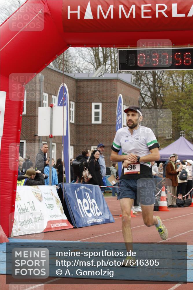 13.04.2025 - Hammer Lauf A. Gomolzig http://msf.ph/oto/7646305 13.04.2025 10:23:56 Ziel 296, 698 meine-sportfotos.de