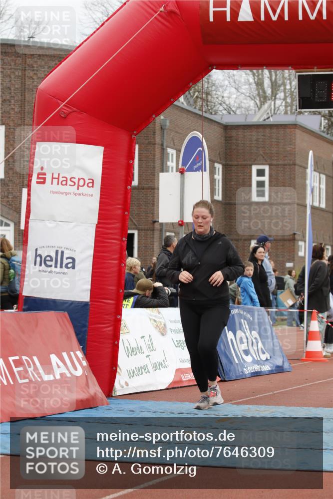 13.04.2025 - Hammer Lauf A. Gomolzig http://msf.ph/oto/7646309 13.04.2025 10:23:51 Ziel 262, 296, 698 meine-sportfotos.de