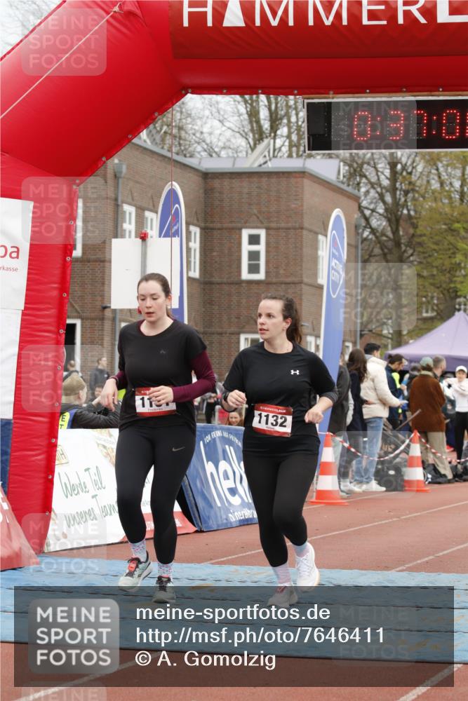 13.04.2025 - Hammer Lauf A. Gomolzig http://msf.ph/oto/7646411 13.04.2025 10:23:00 Ziel 1131, 1132 meine-sportfotos.de