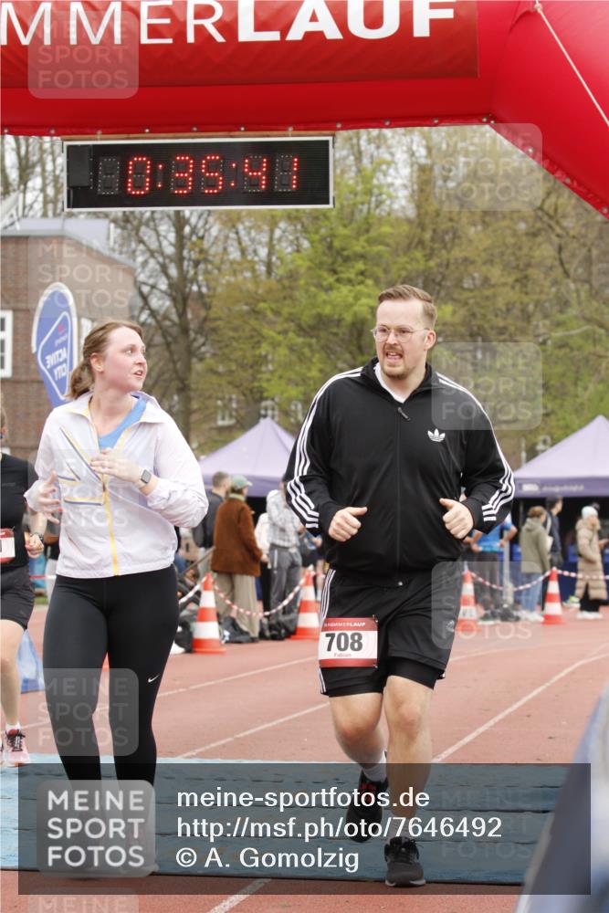 13.04.2025 - Hammer Lauf A. Gomolzig http://msf.ph/oto/7646492 13.04.2025 10:21:40 Ziel 137, 706, 708, 871 meine-sportfotos.de
