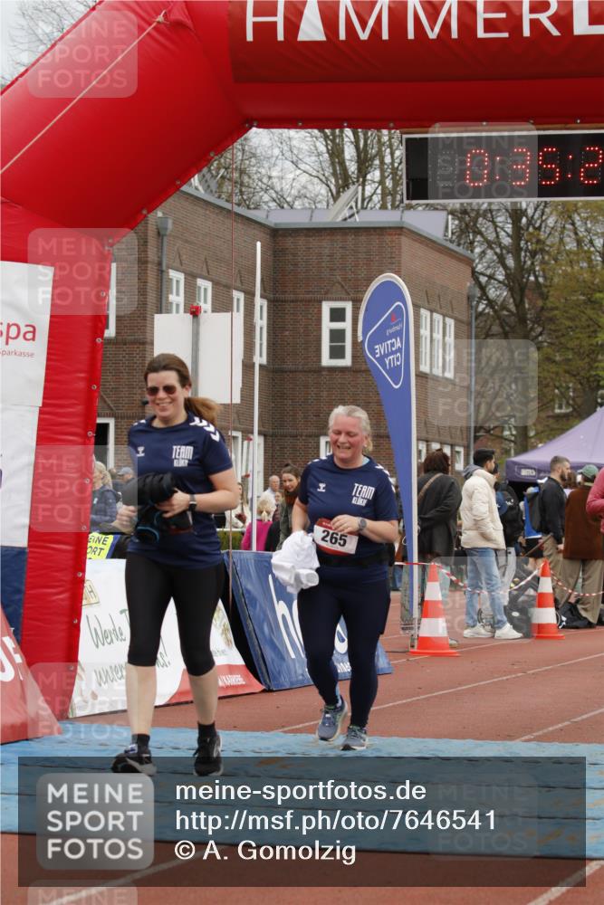 13.04.2025 - Hammer Lauf A. Gomolzig http://msf.ph/oto/7646541 13.04.2025 10:21:20 Ziel 265, 266, 697, 1226 meine-sportfotos.de