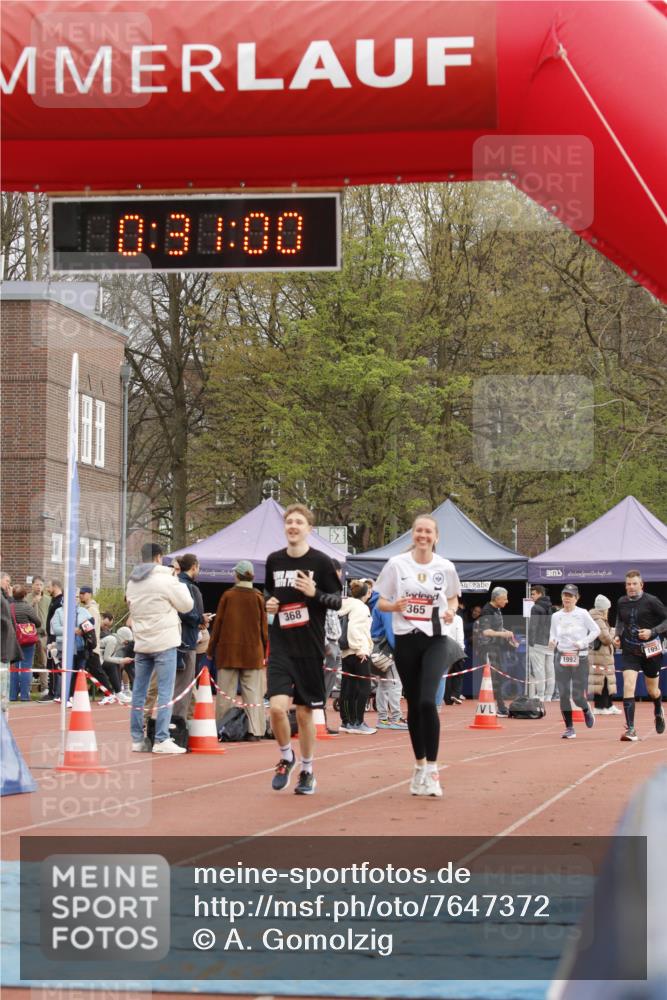 13.04.2025 - Hammer Lauf A. Gomolzig http://msf.ph/oto/7647372 13.04.2025 10:17:00 Ziel 365, 368, 431 meine-sportfotos.de