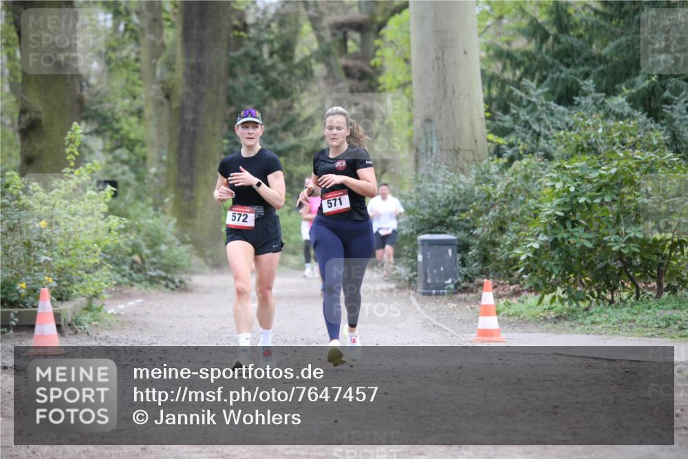 13.04.2025 - Hammer Lauf Jannik Wohlers http://msf.ph/oto/7647457 13.04.2025 11:30:28 Laufen 572, 571 meine-sportfotos.de