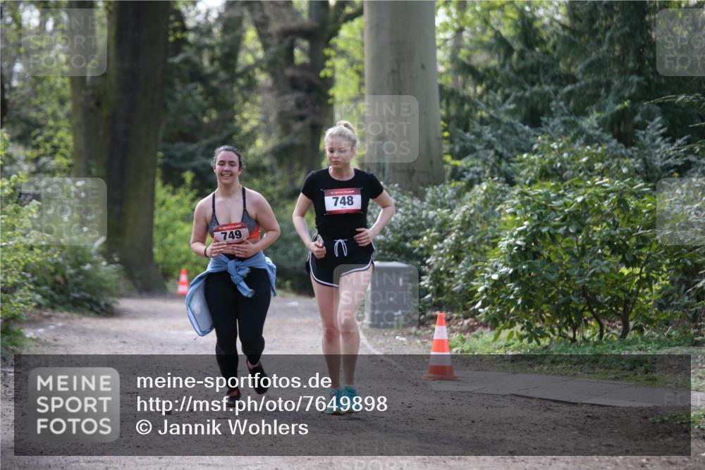 13.04.2025 - Hammer Lauf Jannik Wohlers http://msf.ph/oto/7649898 13.04.2025 10:58:03 Laufen 749, 748 meine-sportfotos.de