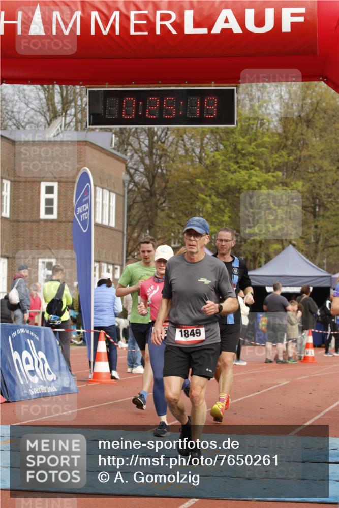 13.04.2025 - Hammer Lauf A. Gomolzig http://msf.ph/oto/7650261 13.04.2025 10:11:19 Ziel 430, 627, 648, 792, 824, 936, 953, 1106, 1279, 1345, 1708, 1801, 1849, 1864, 1903 meine-sportfotos.de