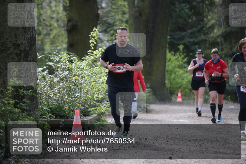 13.04.2025 - Hammer Lauf Jannik Wohlers http://msf.ph/oto/7650534 13.04.2025 10:53:59 Laufen 15, 887, 905, 19 meine-sportfotos.de