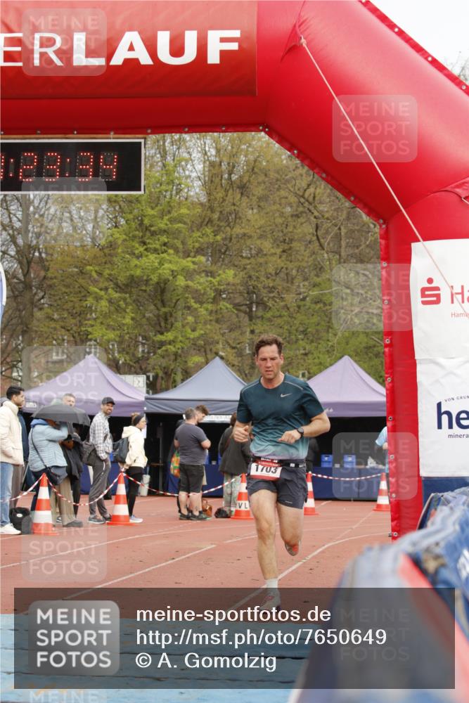 13.04.2025 - Hammer Lauf A. Gomolzig http://msf.ph/oto/7650649 13.04.2025 10:09:33 Ziel 982, 1703, 1824 meine-sportfotos.de