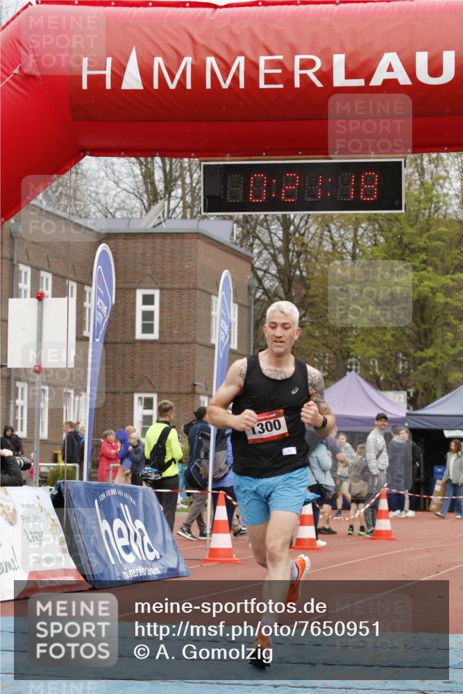 13.04.2025 - Hammer Lauf A. Gomolzig http://msf.ph/oto/7650951 13.04.2025 10:07:18 Ziel 1300, 1955 meine-sportfotos.de