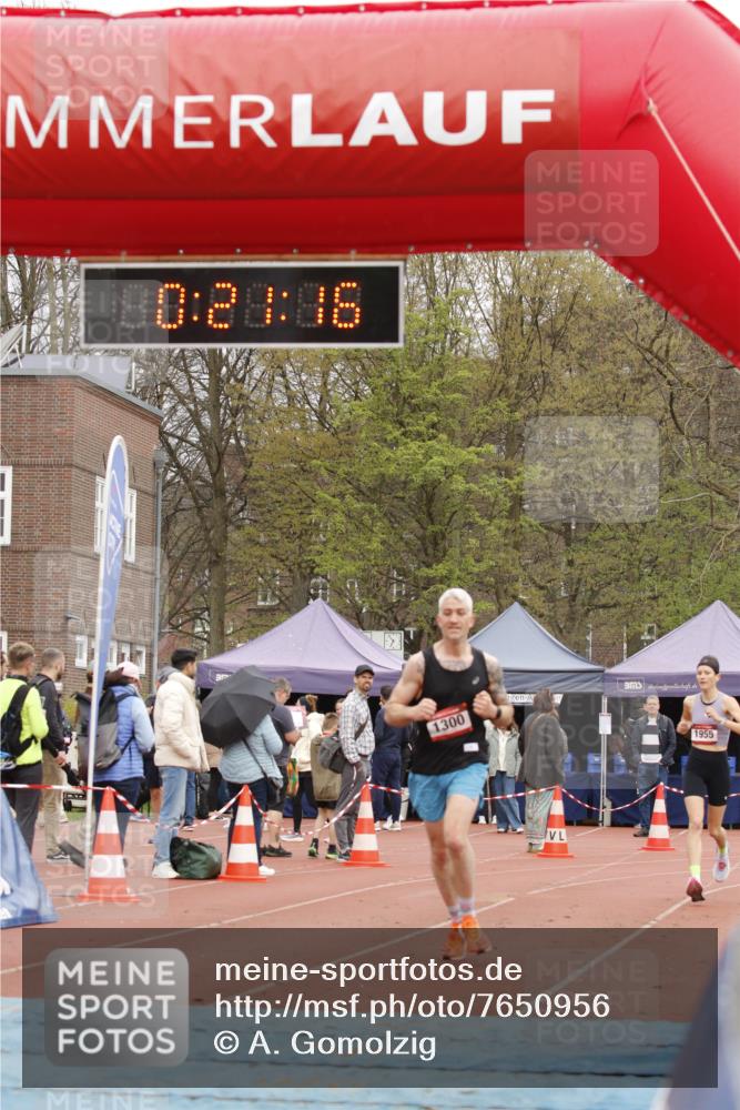 13.04.2025 - Hammer Lauf A. Gomolzig http://msf.ph/oto/7650956 13.04.2025 10:07:16 Ziel 1300, 1955 meine-sportfotos.de