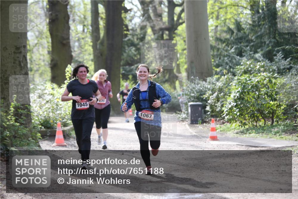 13.04.2025 - Hammer Lauf Jannik Wohlers http://msf.ph/oto/7651188 13.04.2025 10:50:10 Laufen 1045, 230, 1067 meine-sportfotos.de