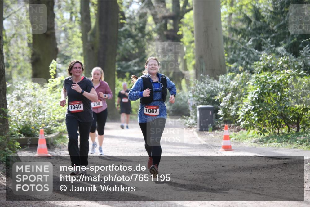 13.04.2025 - Hammer Lauf Jannik Wohlers http://msf.ph/oto/7651195 13.04.2025 10:50:09 Laufen 1045, 230, 1067 meine-sportfotos.de