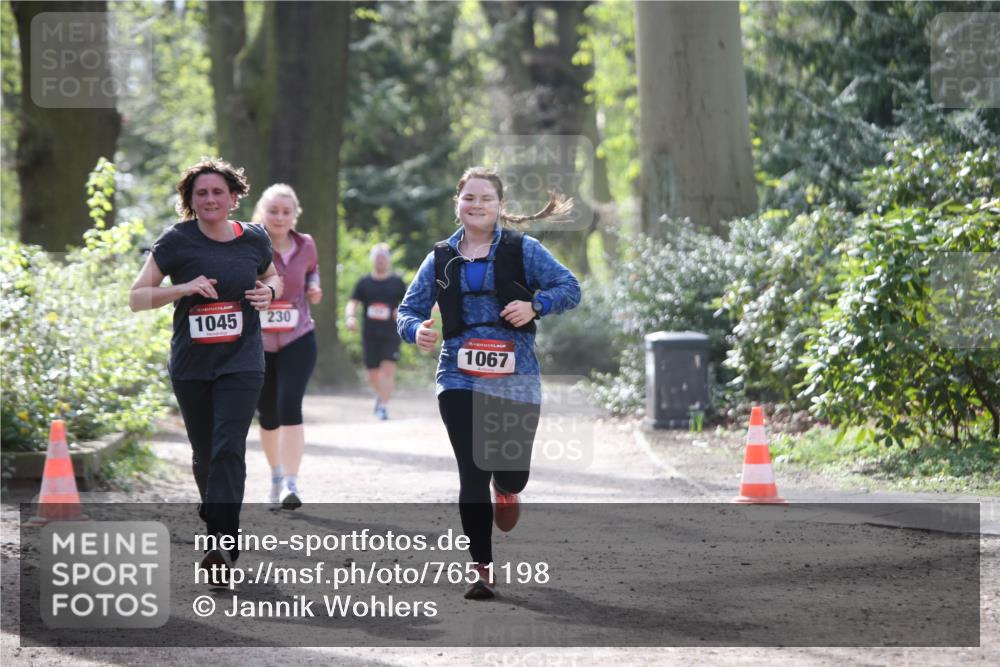 13.04.2025 - Hammer Lauf Jannik Wohlers http://msf.ph/oto/7651198 13.04.2025 10:50:09 Laufen 1045, 230, 1067 meine-sportfotos.de