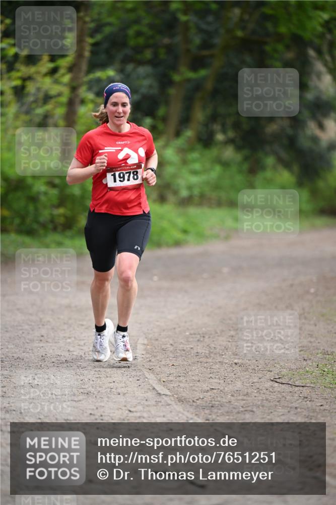 13.04.2025 - Hammer Lauf Dr. Thomas Lammeyer http://msf.ph/oto/7651251 13.04.2025 10:27:48 Laufen 1978 meine-sportfotos.de