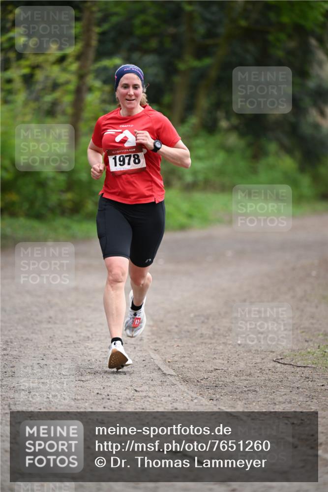13.04.2025 - Hammer Lauf Dr. Thomas Lammeyer http://msf.ph/oto/7651260 13.04.2025 10:27:49 Laufen 15, 1978 meine-sportfotos.de