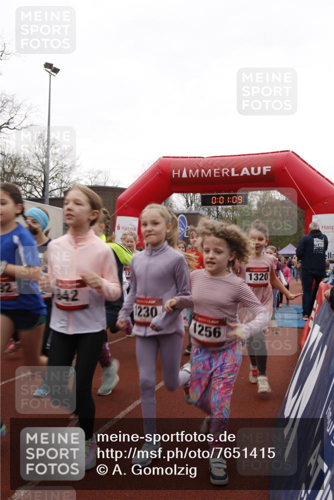 13.04.2025 - Hammer Lauf A. Gomolzig http://msf.ph/oto/7651415 13.04.2025 09:19:17 Ziel 358, 359, 362, 363, 402, 437, 542, 595, 612, 636, 640, 680, 682, 691, 727, 775, 778, 788, 794, 795, 797, 798, 802, 803, 805, 808, 809, 810, 813, 816, 820, 835, 836, 842, 846, 848, 854, 857, 864, 865, 866, 867, 881, 886, 888, 890, 893, 901, 919, 921, 934, 939, 940, 941, 942, 949, 954, 957, 963, 964, 973, 989, 1015, 1075, 1126, 1128, 1129, 1141, 1171, 1172, 1187, 1210, 1230, 1233, 1234, 1240, 1241, 1250 meine-sportfotos.de