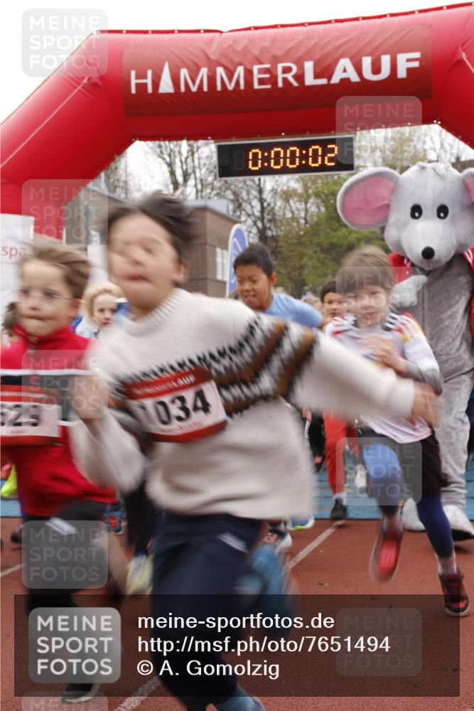 13.04.2025 - Hammer Lauf A. Gomolzig http://msf.ph/oto/7651494 13.04.2025 09:18:10 Ziel 403, 424, 457, 458, 478, 508, 535, 541, 594, 596, 610, 613, 629, 657, 672, 687, 700, 701, 755, 774, 780, 782, 783, 784, 785, 786, 787, 789, 793, 796, 799, 800, 801, 811, 814, 822, 825, 845, 847, 849, 861, 870, 877, 883, 887, 891, 892, 894, 898, 907, 909, 910, 918, 925, 928, 930, 931, 932, 933, 944, 952, 968, 972, 978, 984, 985, 988, 996, 1012, 1020, 1034, 1037, 1038, 1056, 1058, 1065, 1072, 1073, 1089, 1102, 1116, 1133, 1159 meine-sportfotos.de