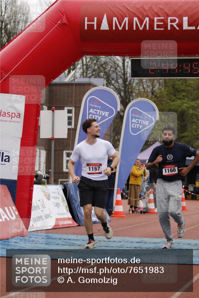 13.04.2025 - Hammer Lauf A. Gomolzig http://msf.ph/oto/7651983 13.04.2025 13:44:43 Ziel 1166, 1167 meine-sportfotos.de