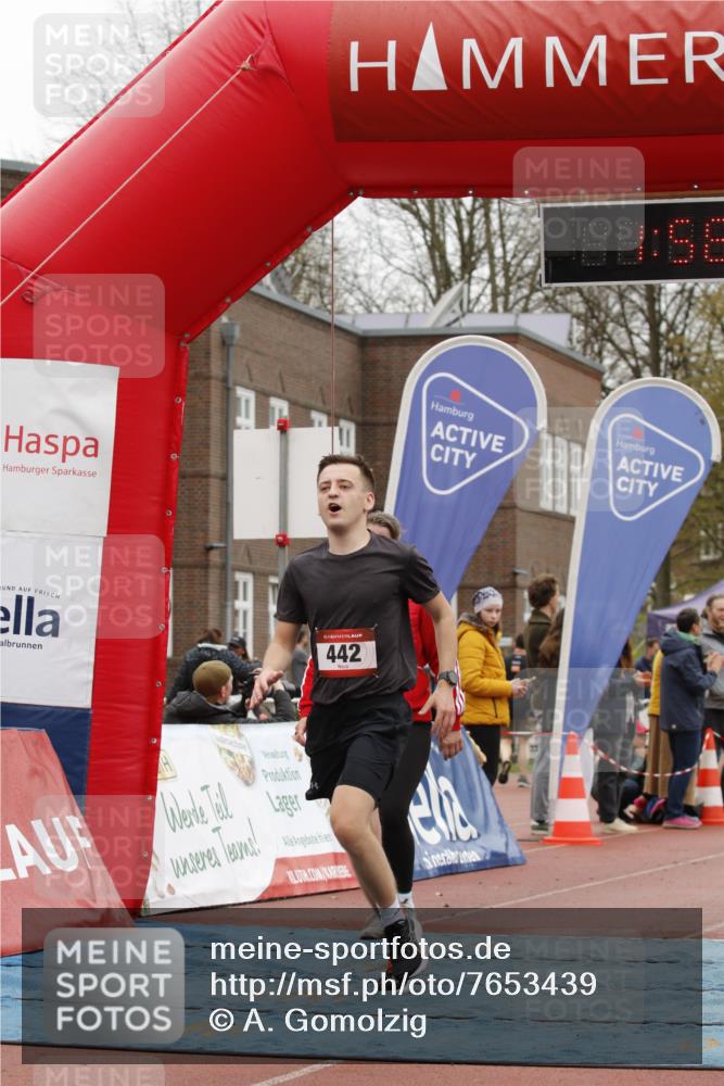13.04.2025 - Hammer Lauf A. Gomolzig http://msf.ph/oto/7653439 13.04.2025 12:56:19 Ziel 397, 411, 442 meine-sportfotos.de