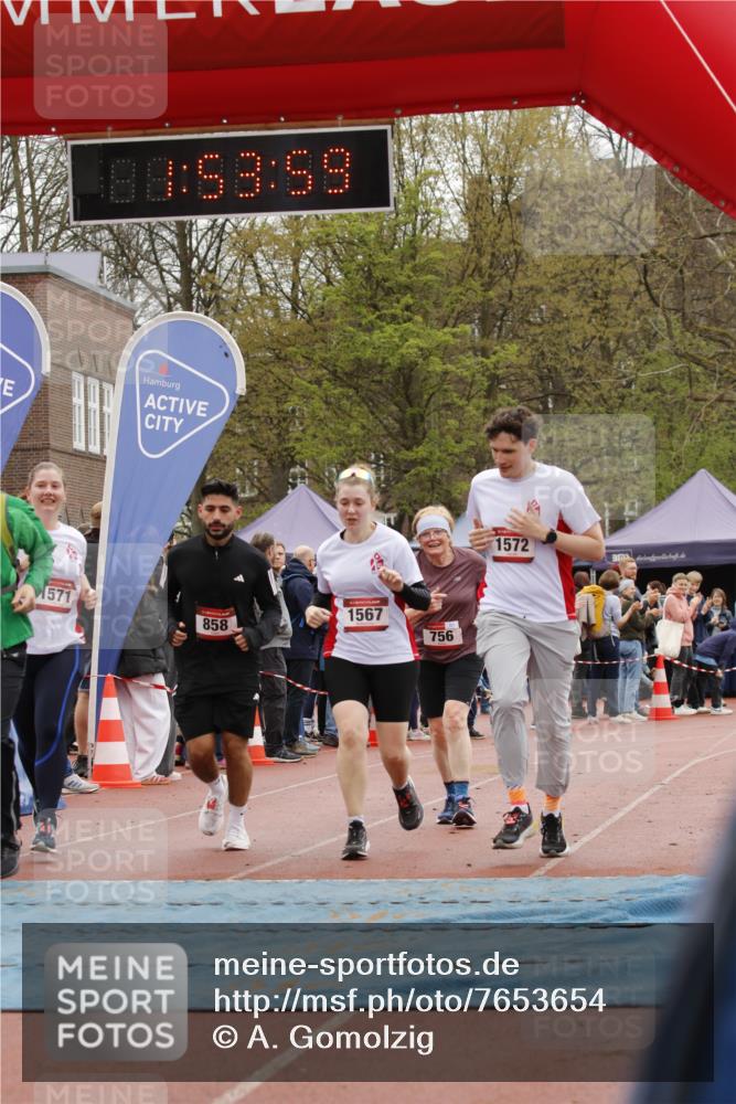13.04.2025 - Hammer Lauf A. Gomolzig http://msf.ph/oto/7653654 13.04.2025 12:53:57 Ziel 218, 302, 502, 756, 858, 1154, 1567, 1571, 1572, 1896 meine-sportfotos.de
