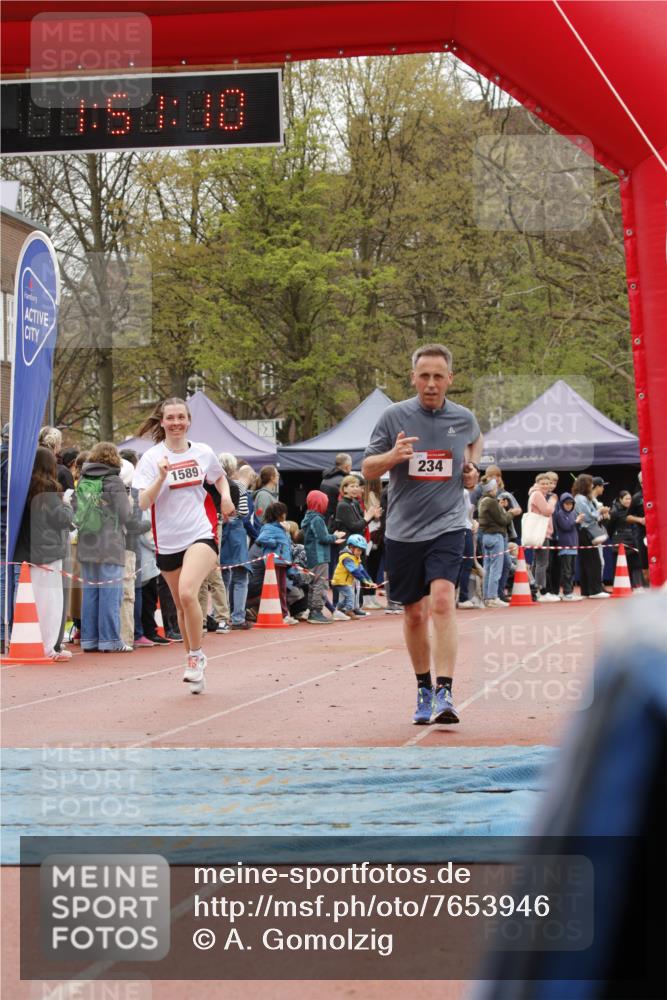 13.04.2025 - Hammer Lauf A. Gomolzig http://msf.ph/oto/7653946 13.04.2025 12:51:08 Ziel 234, 313, 1257, 1589 meine-sportfotos.de