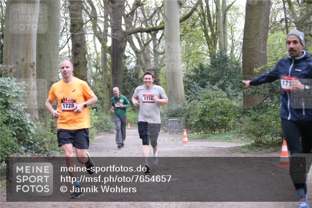 13.04.2025 - Hammer Lauf Jannik Wohlers http://msf.ph/oto/7654657 13.04.2025 10:33:07 Laufen 1728, 509, 1716, 17 meine-sportfotos.de