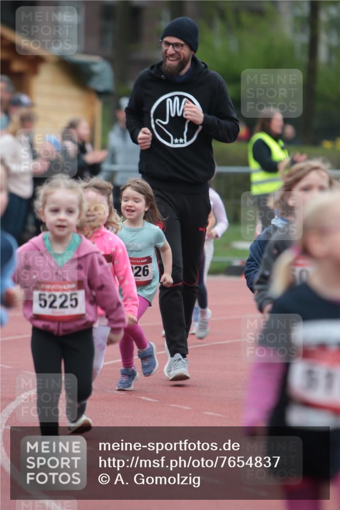 13.04.2025 - Hammer Lauf A. Gomolzig http://msf.ph/oto/7654837 13.04.2025 09:02:37 Ziel  meine-sportfotos.de