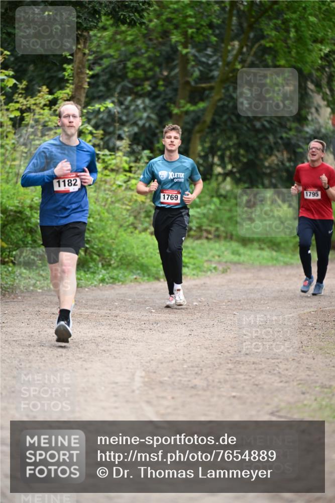 13.04.2025 - Hammer Lauf Dr. Thomas Lammeyer http://msf.ph/oto/7654889 13.04.2025 10:35:33 Laufen 1795, 1182, 1769 meine-sportfotos.de