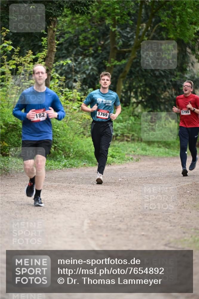 13.04.2025 - Hammer Lauf Dr. Thomas Lammeyer http://msf.ph/oto/7654892 13.04.2025 10:35:33 Laufen 182, 1795, 1769 meine-sportfotos.de