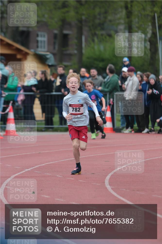 13.04.2025 - Hammer Lauf A. Gomolzig http://msf.ph/oto/7655382 13.04.2025 09:22:26 Ziel 782, 822, 1915 meine-sportfotos.de