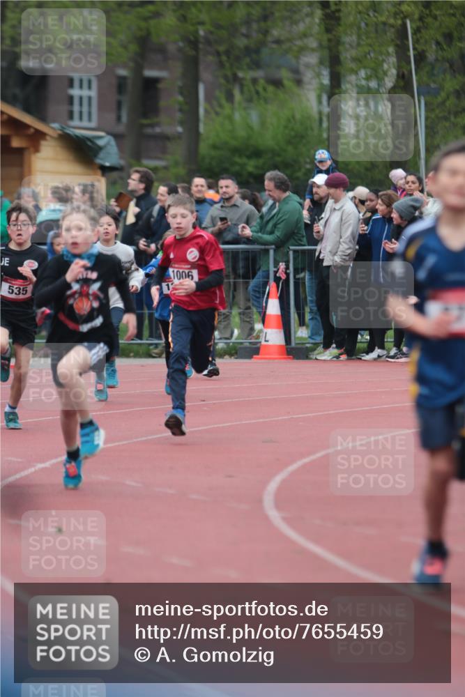 13.04.2025 - Hammer Lauf A. Gomolzig http://msf.ph/oto/7655459 13.04.2025 09:22:48 Ziel 535, 672, 883, 909, 931, 968, 1034, 1038, 1050, 1102, 1235, 1259, 1306, 1417, 1726, 1790 meine-sportfotos.de