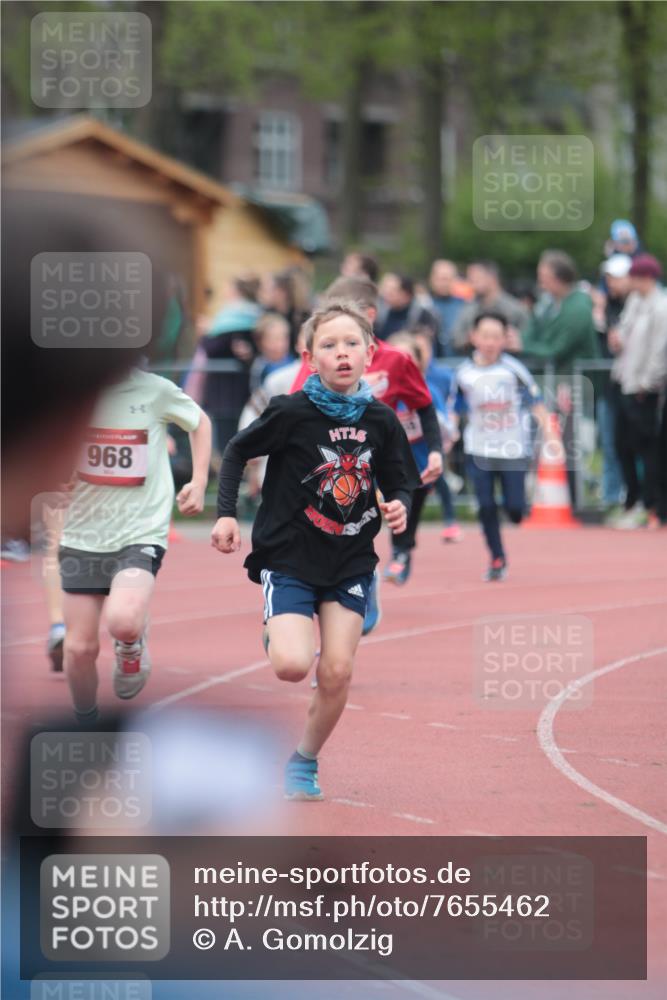 13.04.2025 - Hammer Lauf A. Gomolzig http://msf.ph/oto/7655462 13.04.2025 09:22:49 Ziel 535, 672, 883, 909, 931, 968, 1034, 1038, 1050, 1102, 1235, 1259, 1306, 1417, 1726, 1790, 1833 meine-sportfotos.de