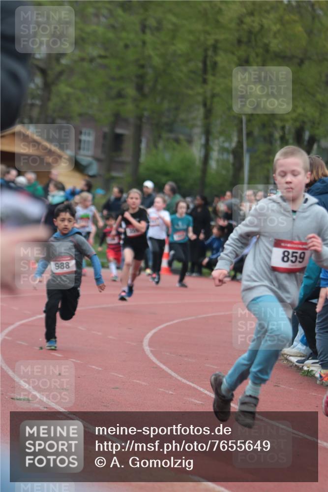 13.04.2025 - Hammer Lauf A. Gomolzig http://msf.ph/oto/7655649 13.04.2025 09:23:58 Ziel 359, 597, 636, 774, 888, 988, 1129, 1291, 1407, 1441, 1480, 1712, 1820, 1856 meine-sportfotos.de