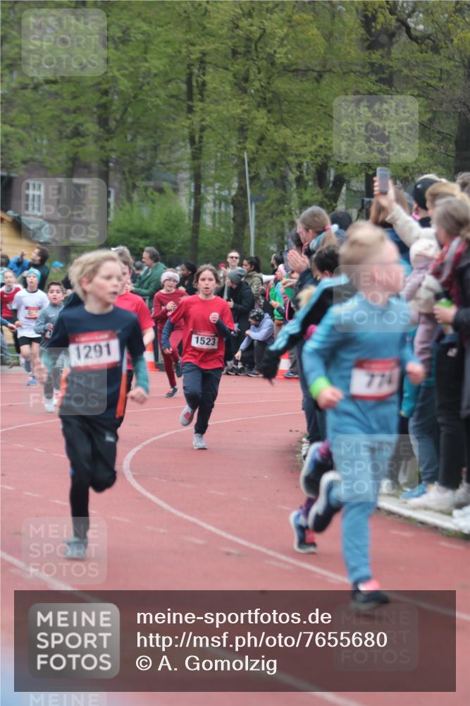 13.04.2025 - Hammer Lauf A. Gomolzig http://msf.ph/oto/7655680 13.04.2025 09:24:07 Ziel 358, 370, 774, 811, 827, 869, 907, 1291, 1370, 1415, 1493, 1512, 1519, 1523, 1535, 1823, 1856 meine-sportfotos.de