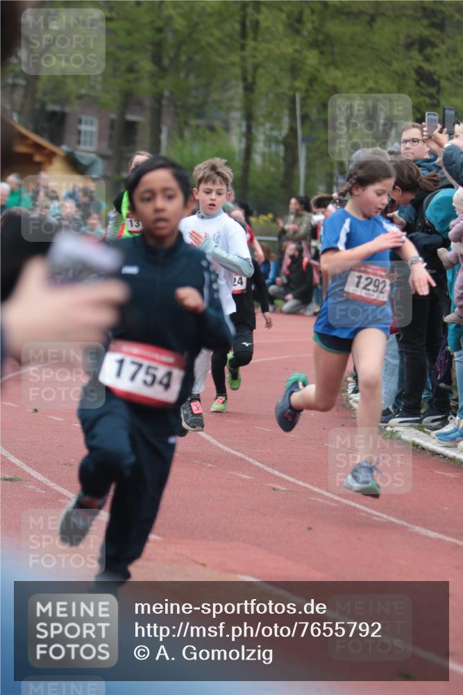 13.04.2025 - Hammer Lauf A. Gomolzig http://msf.ph/oto/7655792 13.04.2025 09:24:49 Ziel 403, 612, 814, 845, 918, 1026, 1052, 1062, 1169, 1186, 1292, 1311, 1367, 1406, 1446, 1449, 1475, 1477, 1484, 1490, 1506, 1513, 1516, 1524, 1525, 1526, 1527, 1549, 1721, 1754, 1773, 1821 meine-sportfotos.de