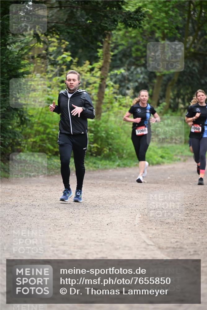 13.04.2025 - Hammer Lauf Dr. Thomas Lammeyer http://msf.ph/oto/7655850 13.04.2025 10:37:44 Laufen 1060, 1059 meine-sportfotos.de