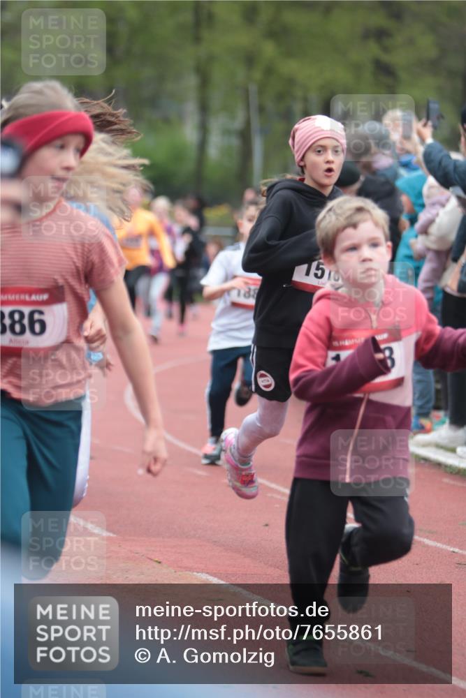 13.04.2025 - Hammer Lauf A. Gomolzig http://msf.ph/oto/7655861 13.04.2025 09:25:20 Ziel 716, 727, 800, 857, 867, 878, 1085, 1130, 1210, 1230, 1241, 1350, 1429, 1434, 1447, 1462, 1518, 1624, 1854, 1869, 1882, 1885 meine-sportfotos.de