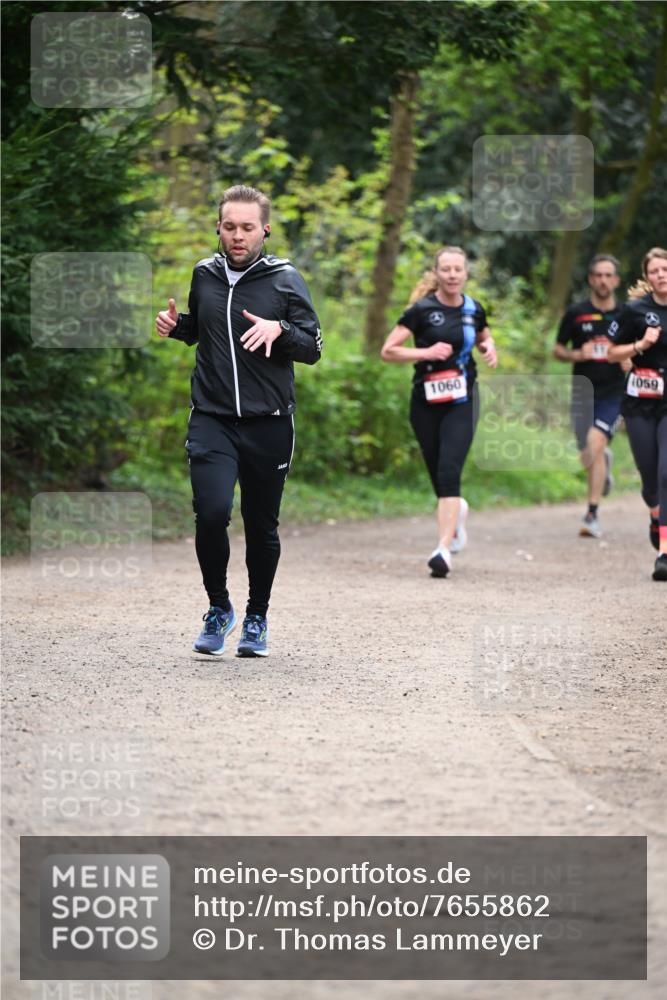 13.04.2025 - Hammer Lauf Dr. Thomas Lammeyer http://msf.ph/oto/7655862 13.04.2025 10:37:45 Laufen 1060, 1059 meine-sportfotos.de
