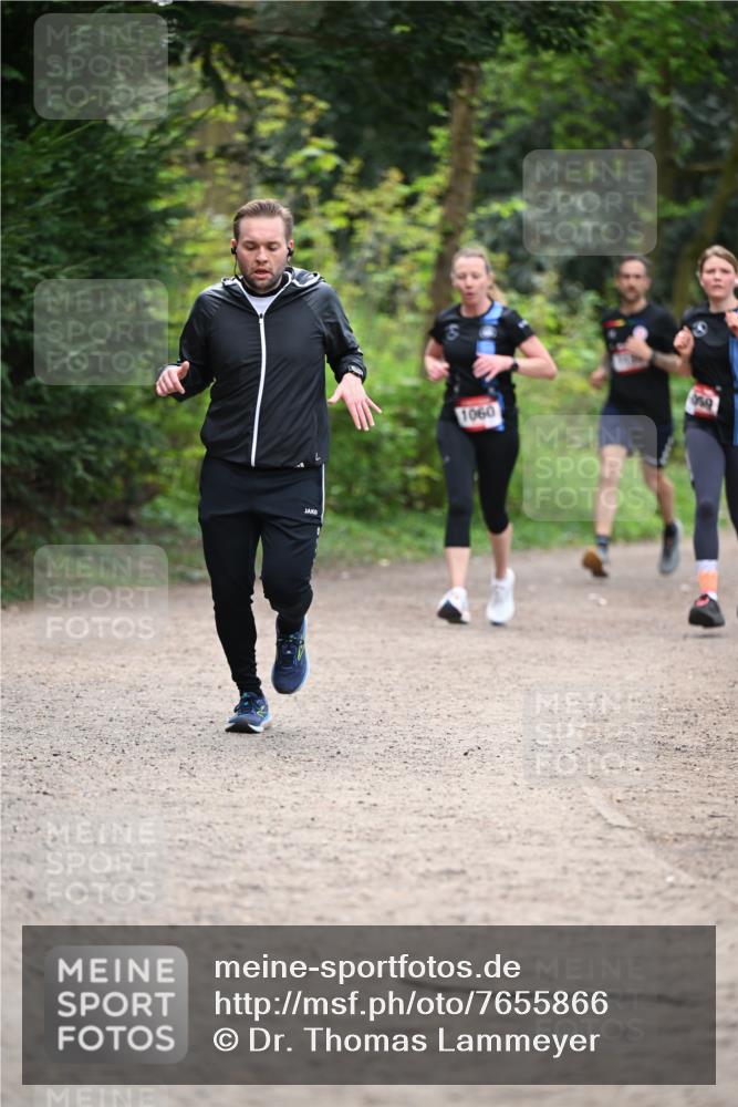 13.04.2025 - Hammer Lauf Dr. Thomas Lammeyer http://msf.ph/oto/7655866 13.04.2025 10:37:45 Laufen 1060, 050 meine-sportfotos.de